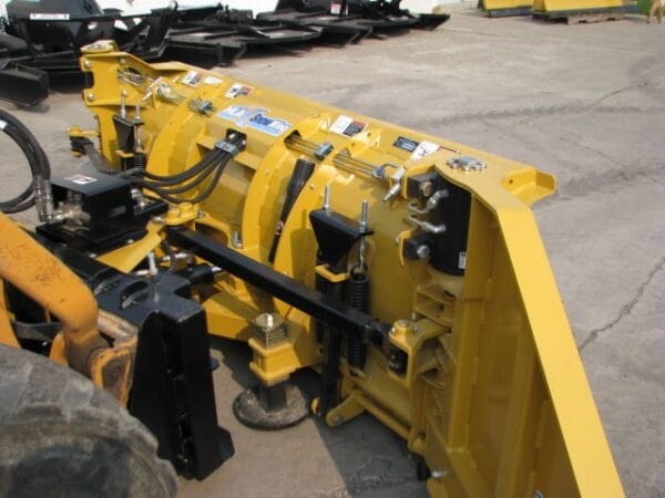 Blades-Snow-HLA-3230-6 HLA Snow Wing showing valve block and cylinders