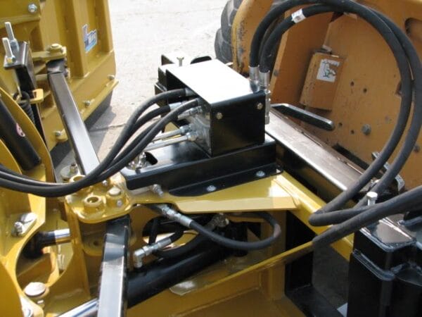 Blades-Snow-HLA-3230-7 HLA Snow Wing showing valve block and cylinders