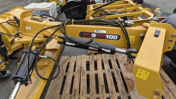 MK Martin 9 ft grader blade for tractor MK Martin 9 ft grader blade for tractor