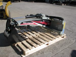 Wallenstein skid digger with bucket and thumb
