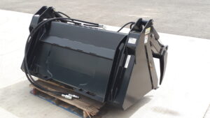 Skid steer bucket with grapple rear view