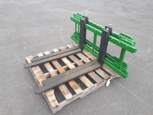 Pallet forks for JD 440