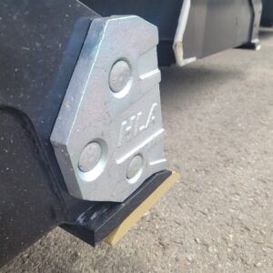 Set of bolt on side cutters for SBLPHD Buckets with hardware